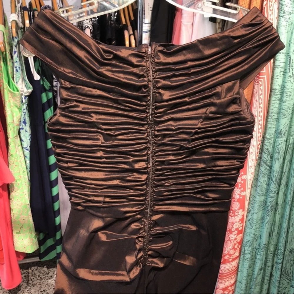 Tadashi Shoji evening gown - Picture 7 of 8